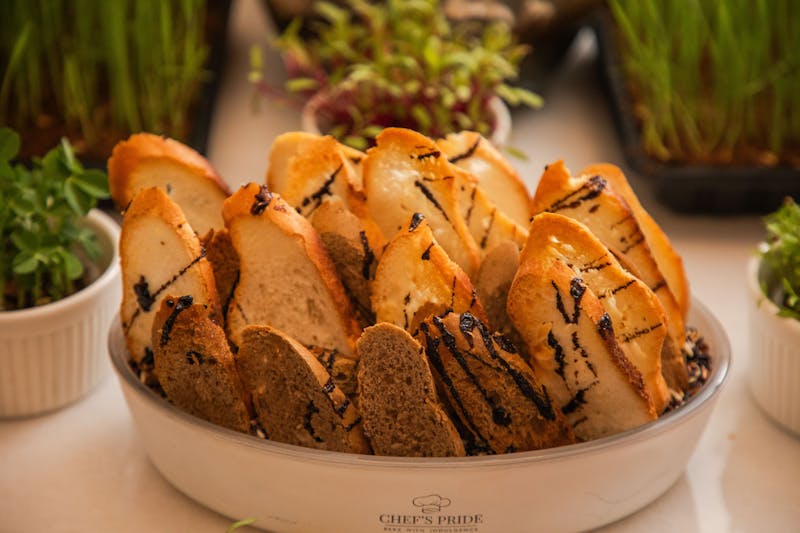 Crispy garlic bread with herbs and butter